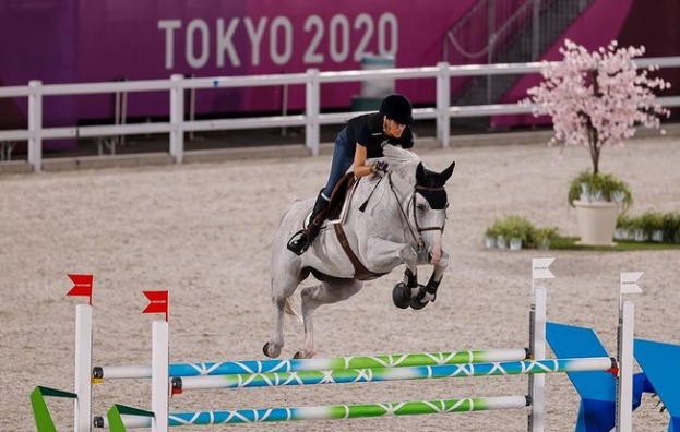 Percurso sem falhas leva cavaleira Luciana Diniz para final do concurso de obstáculos