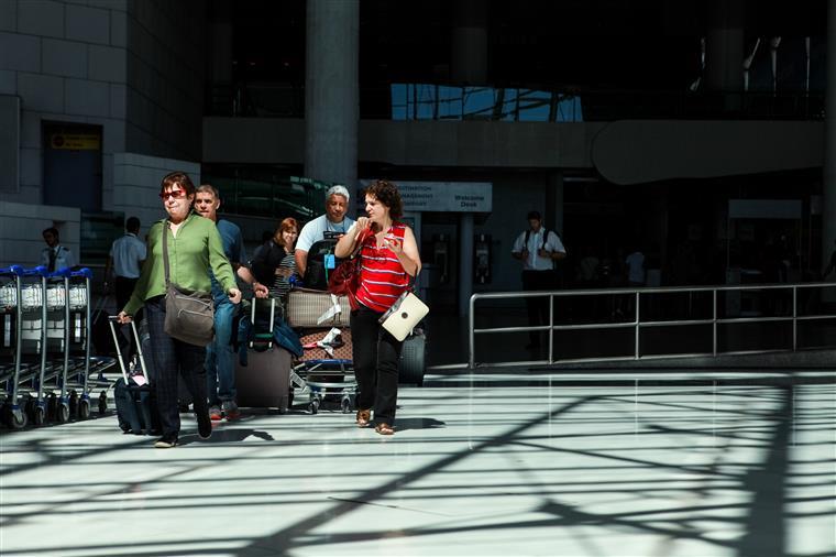 Passageiros do Brasil e Reino Unido dispensados de quarentena à chegada a Portugal