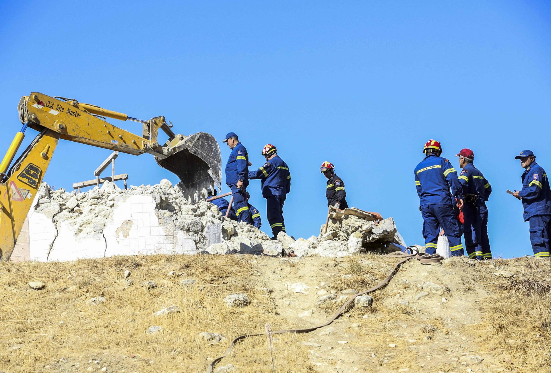 Grécia. Um morto em sismo que abalou a ilha de Creta | Fotogaleria