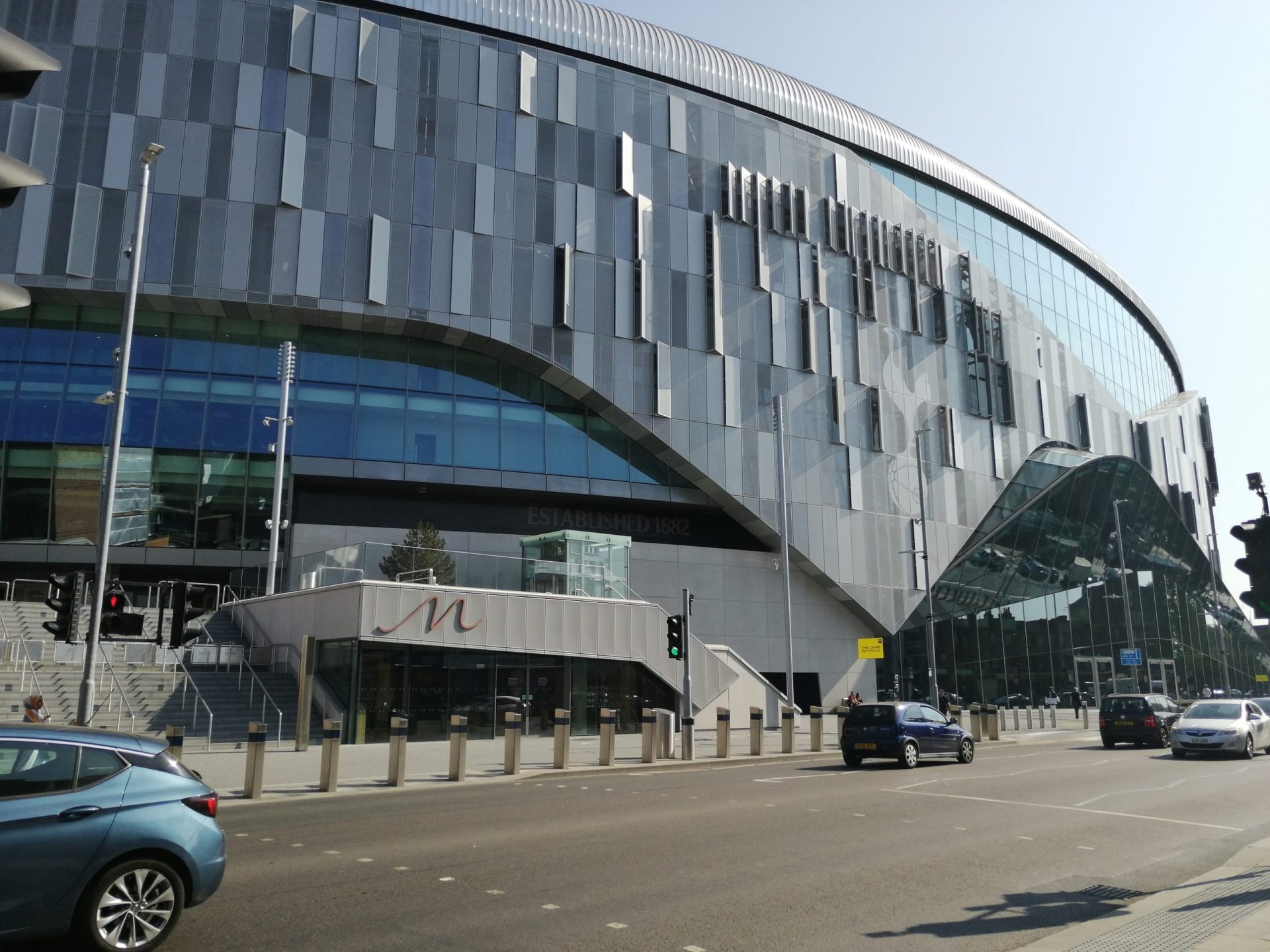 Estádio do Tottenham evacuado devido a incêndio