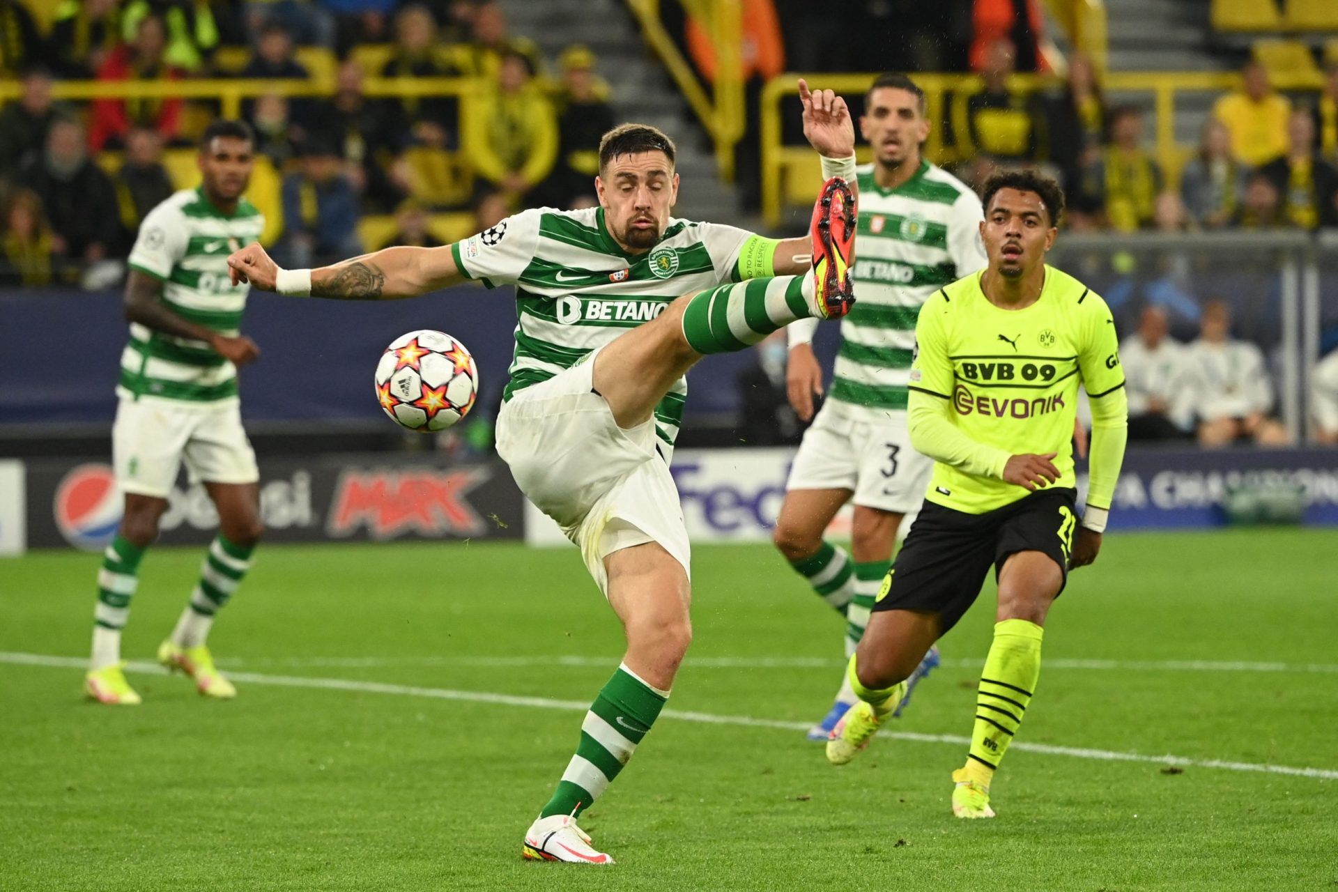 Sporting perde 1-0 frente ao Dortmund e soma segunda derrota na Champions