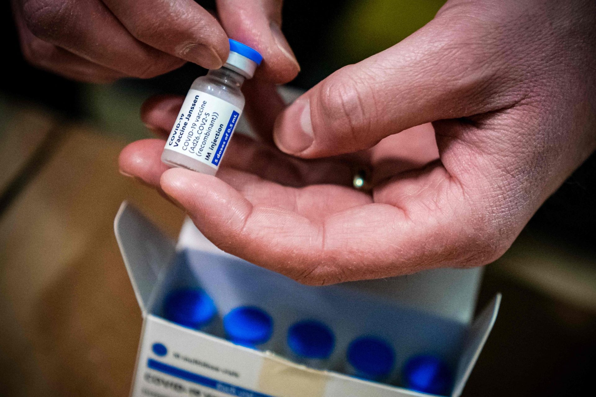 Eslovénia. Administração da vacina da Janssen suspensa após morte de jovem de 20 anos