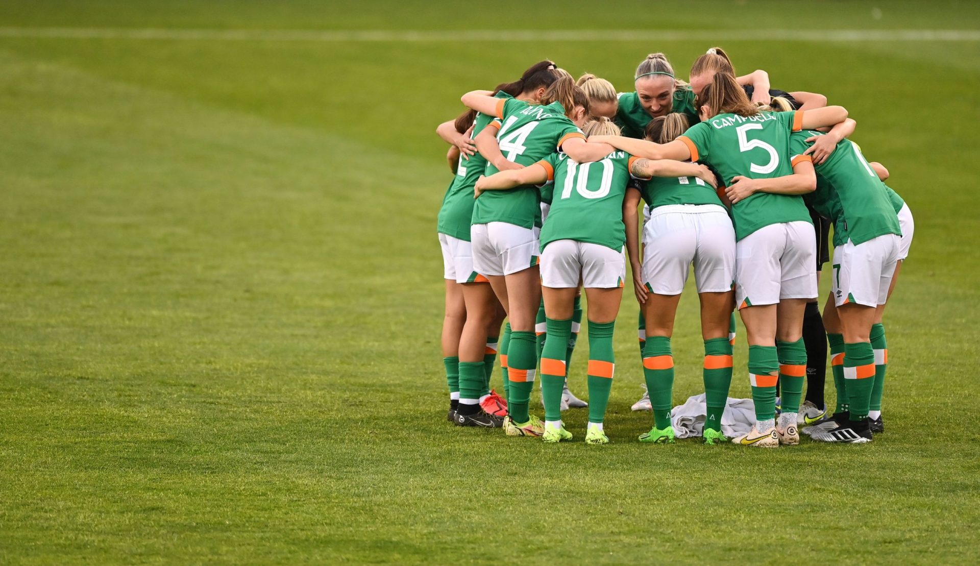 UEFA investiga comportamento da seleção feminina da Irlanda depois de ser filmada a cantar cântico pró-IRA