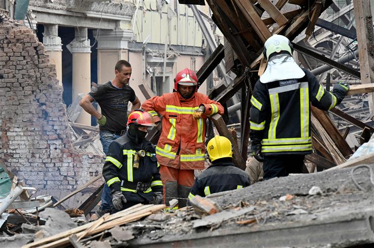 Mykolaiv. Ataque russo faz pelo menos quatro mortos