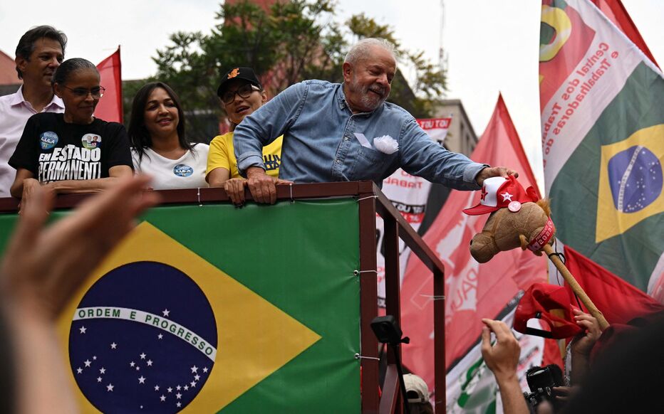 “O Brasil está pronto para retomar o protagonismo”, diz Lula da Silva após vencer eleições presidenciais