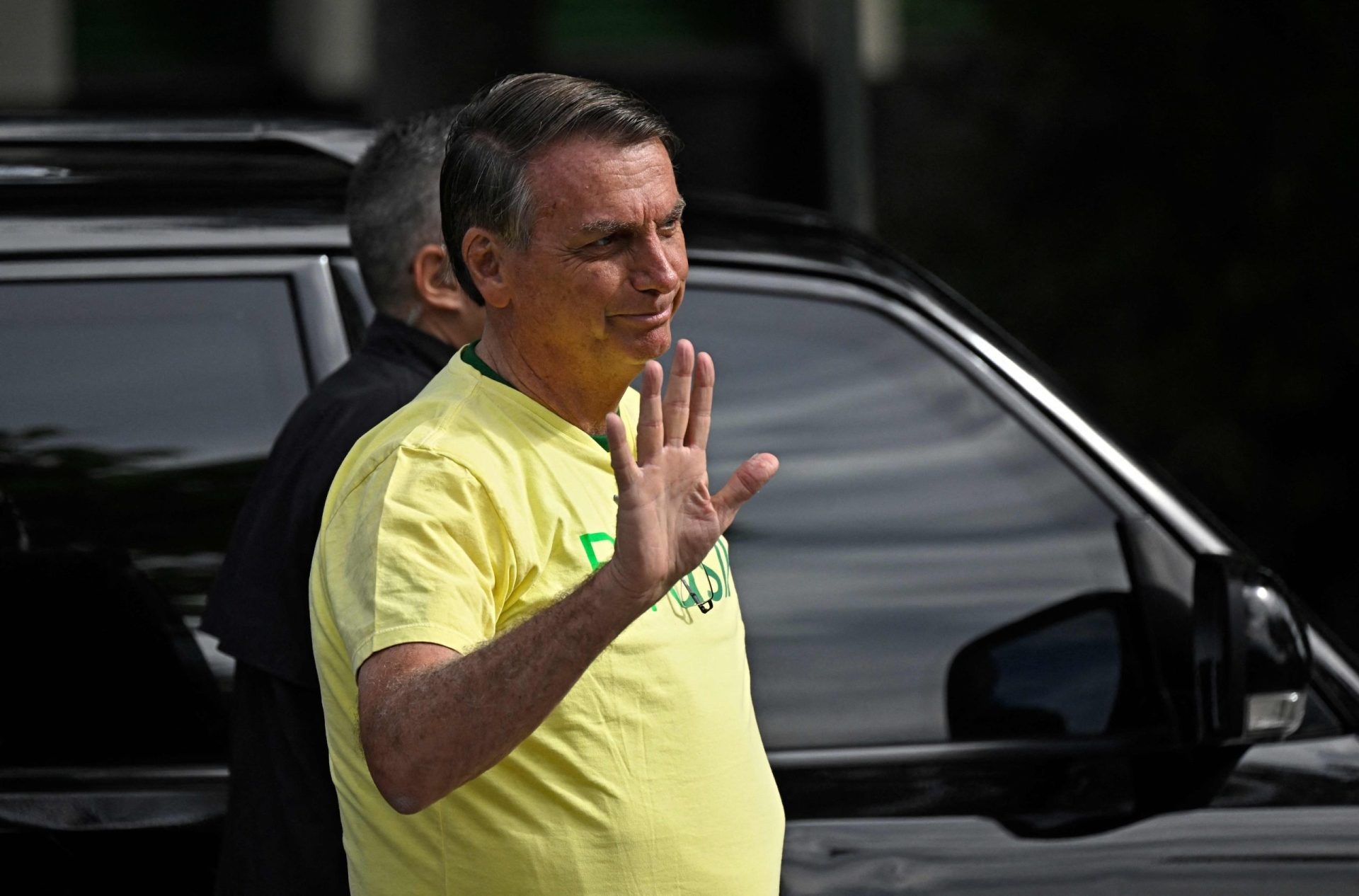 Filho de Bolsonaro quebra silêncio após derrota: “Vamos erguer a cabeça”