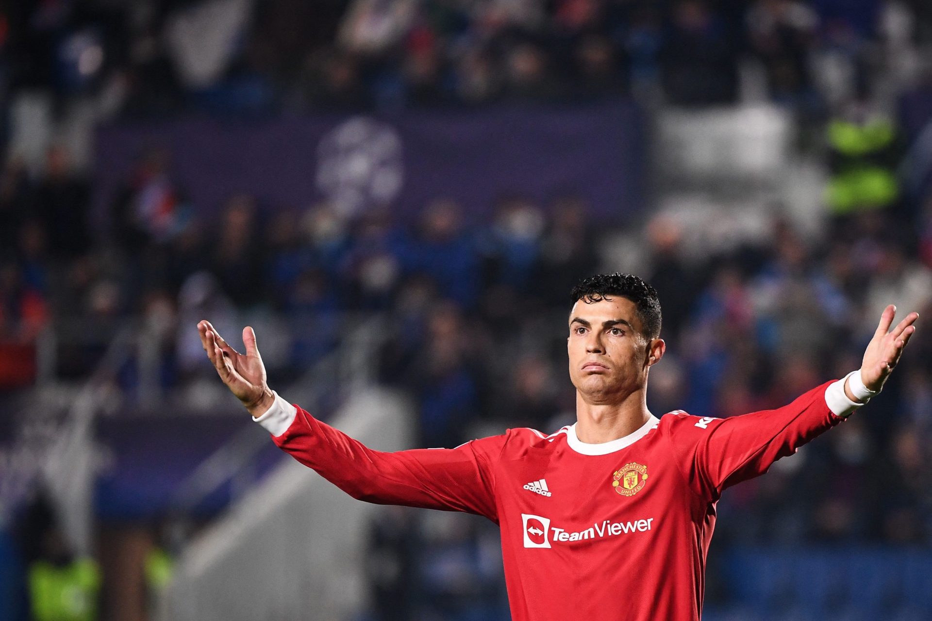 Manchester United manda retirar imagem de Cristiano Ronaldo do estádio