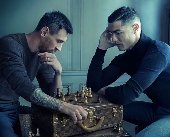 Campanha da Louis Vuitton mostra Cristiano Ronaldo e Messi a jogar xadrez