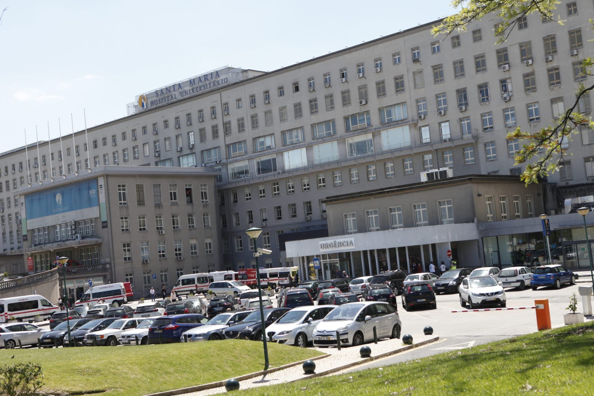 Hospital Santa Maria. Tempo de espera de 14 horas para doentes urgentes