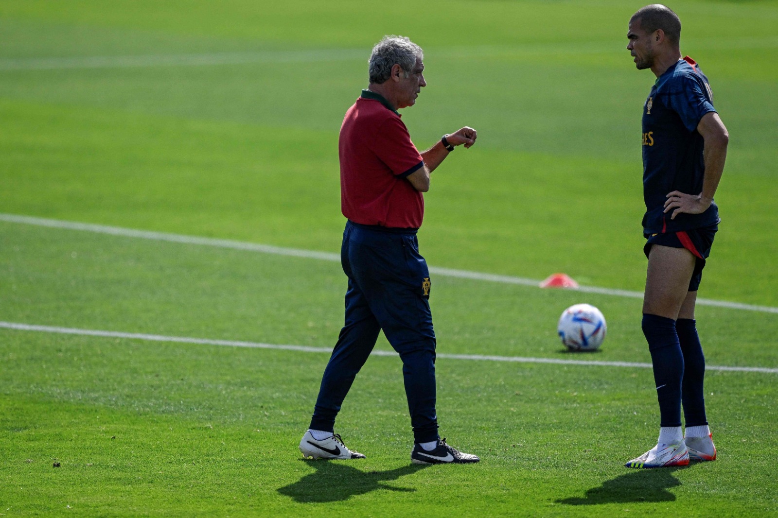 Pepe titular contra o Uruguai