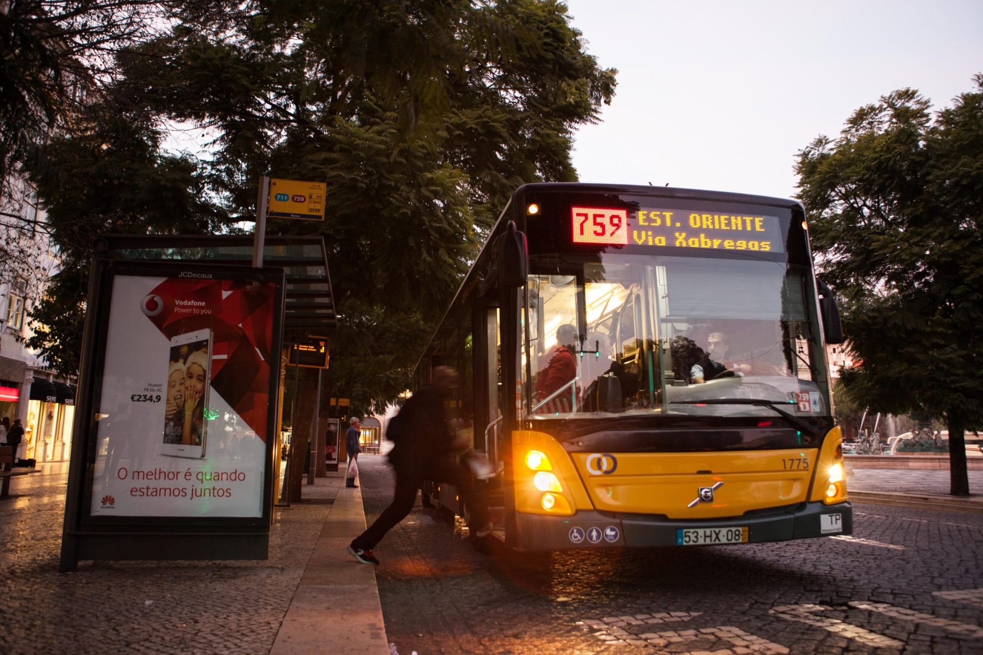 Carris. Mais um autocarro apedrejado