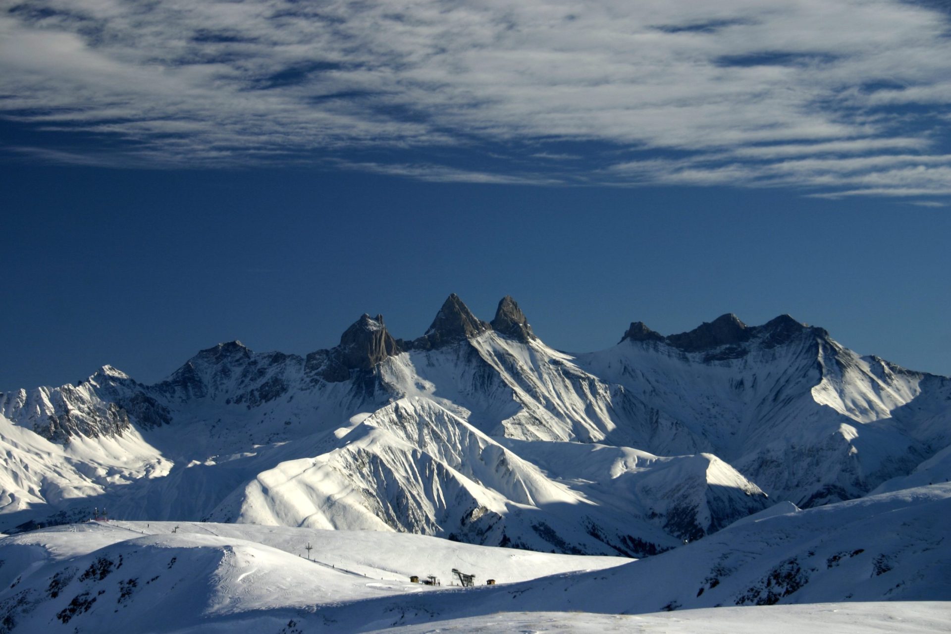 Alpes. Menina de cinco anos morre depois de ser atingida por esquiador a alta velocidade