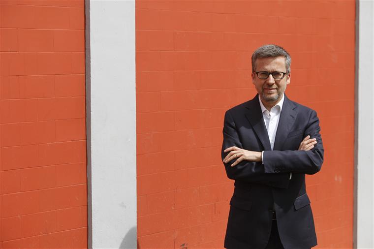 Carlos Moedas anuncia apoio de 3 milhões de euros para atingidos pela chuva persistente