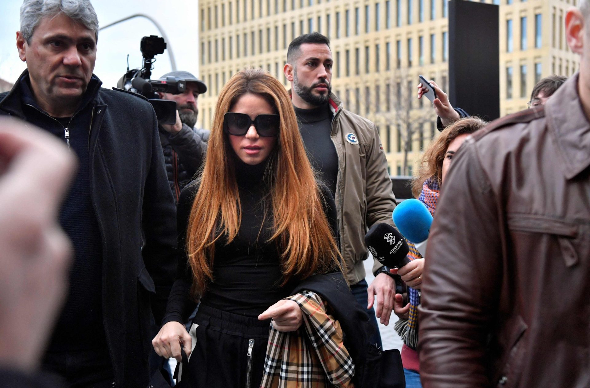 Shakira e Piqué confirmam em tribunal acordo sobre filhos mas “não se cumprimentaram”