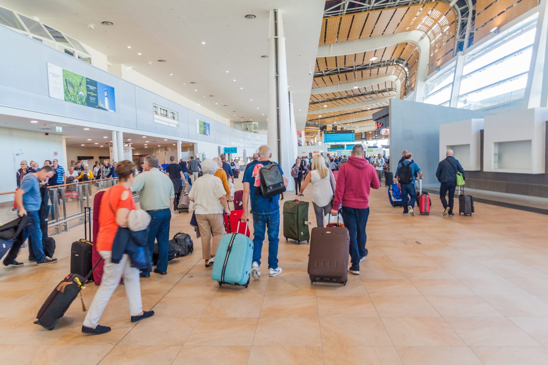 Aterragem de emergência no aeroporto de Faro de avião com destino a Toronto