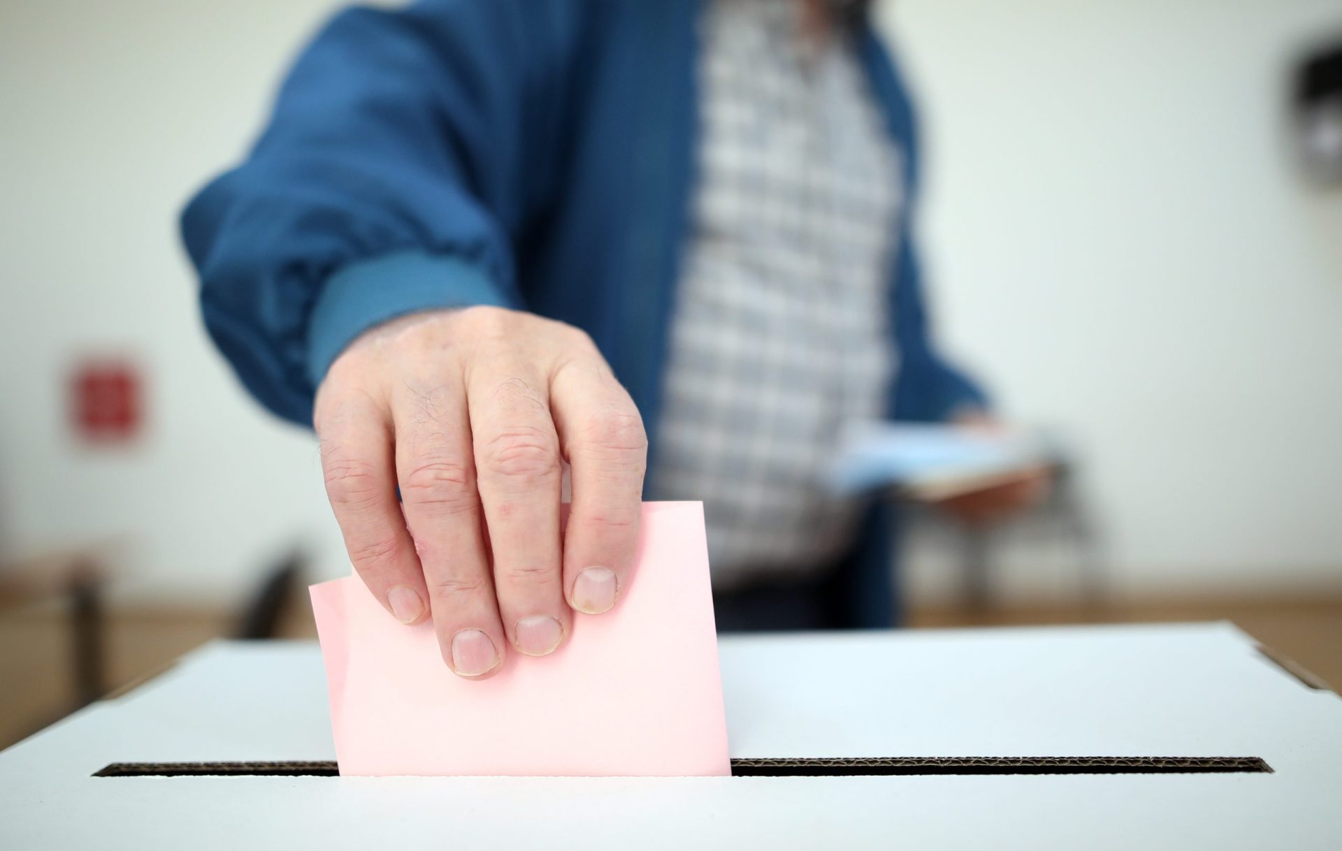 Pessoas sem votar no estrangeiro “não terão estado atentas”, diz Governo