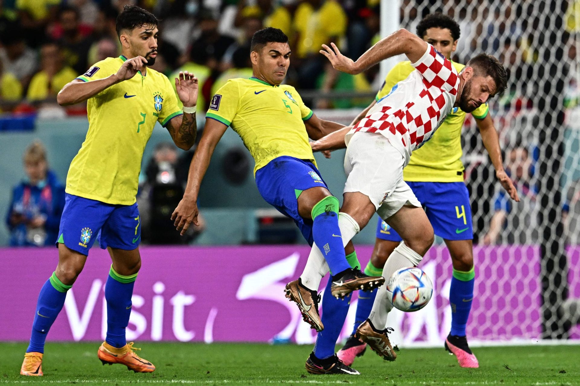 Croácia vence nos penáltis e elimina Brasil do Mundial