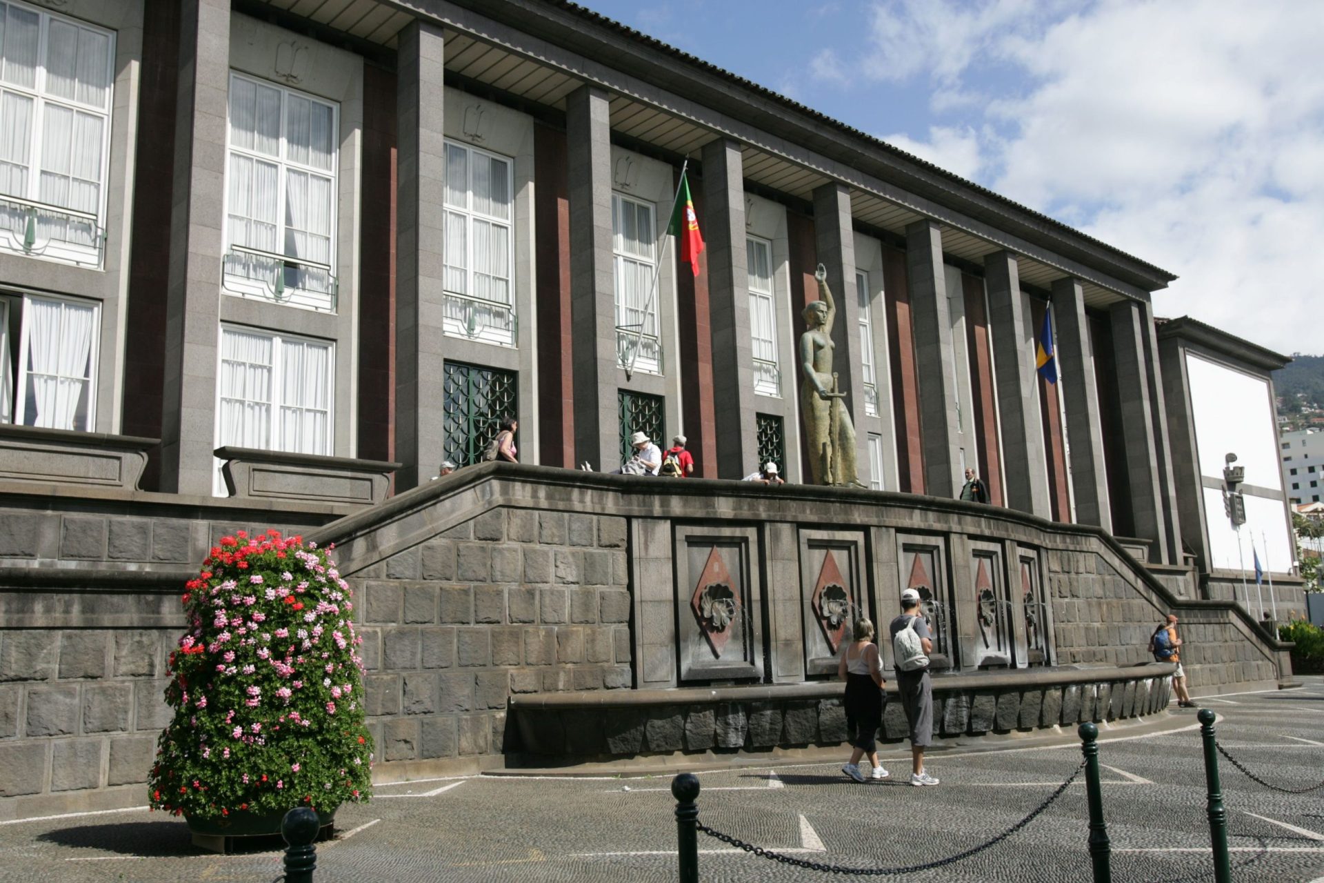 Linha de Saúde 24 da Madeira inoperacional desde o final da manhã de segunda-feira