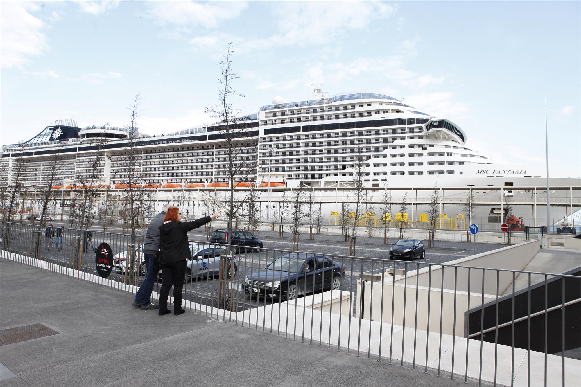 Mais de 70 casos de covid-19 a bordo do navio cruzeiro Aida Nova