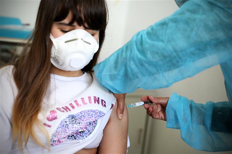 Registados mais de 103 mil pedidos de agendamento para vacinação contra a covid-19 de crianças