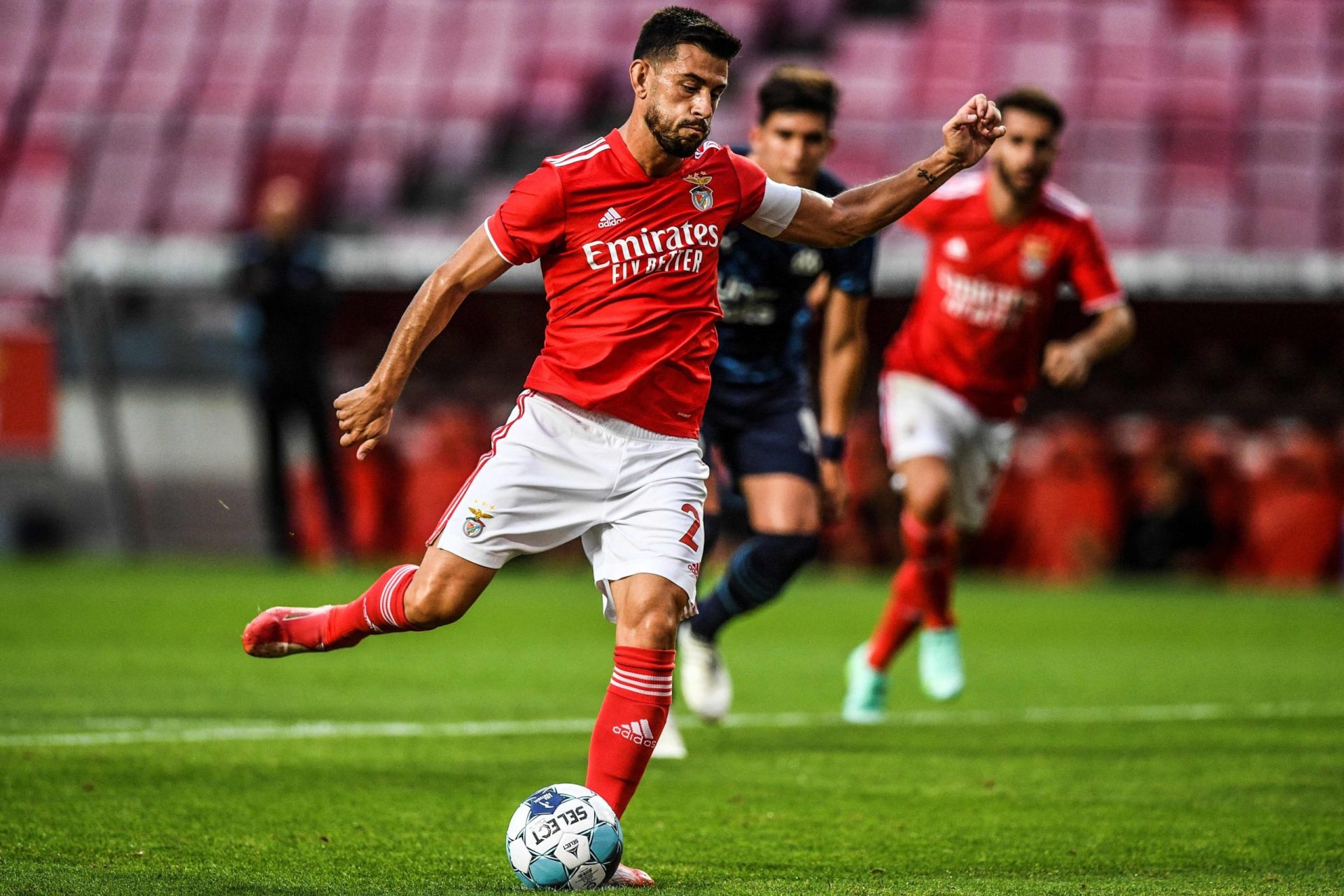 Pizzi, Yaremchuk e Radonjic testam positivo à covid-19 e dificultam contas de Nélson Veríssimo