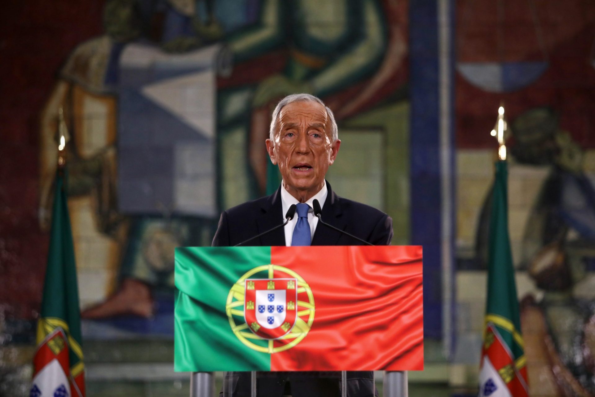 Marcelo Rebelo de Sousa promulga novas medidas de combate à pandemia