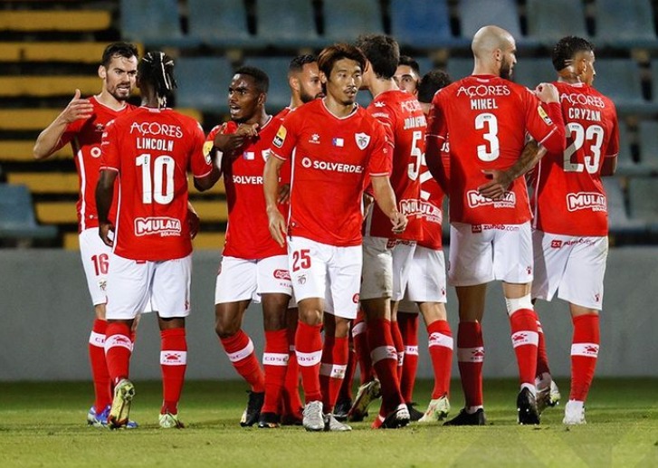 Santa Clara faz frente ao campeão Sporting ao vencê-lo por 3-2 nos Açores