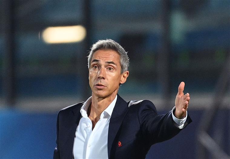 Paulo Sousa é chamado de &#8220;burro&#8221; por adeptos do Flamengo, mas desvaloriza: &#8220;Têm muita paixão&#8221;