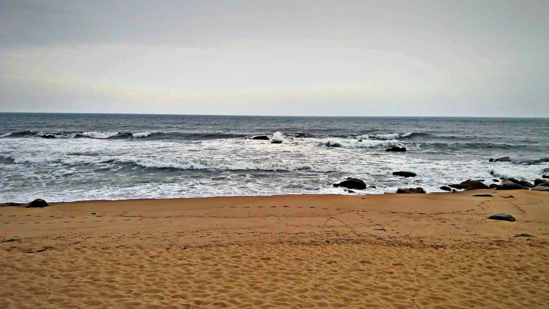 Buscas por jovem ucraniano suspensas a partir desta sexta-feira na praia do Canidelo