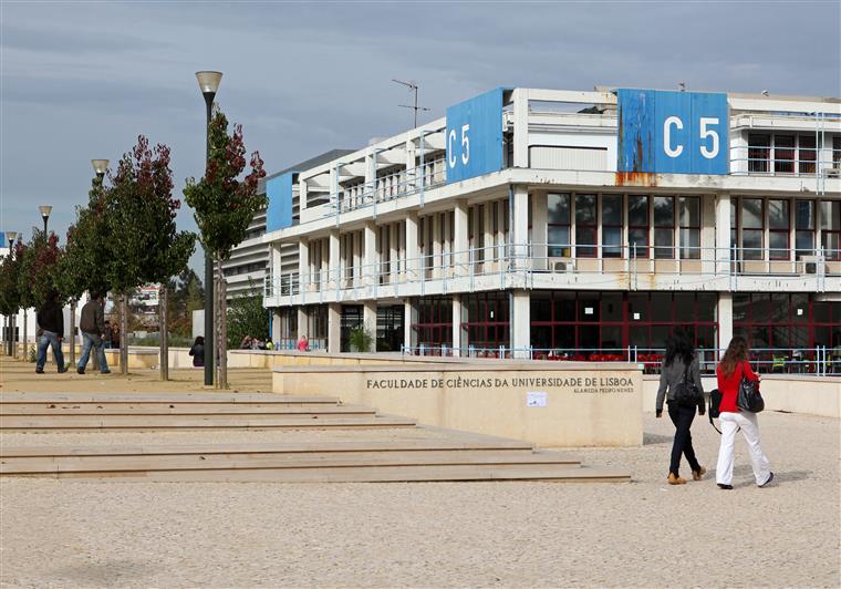 Atentado evitado. Faculdade em estado de choque