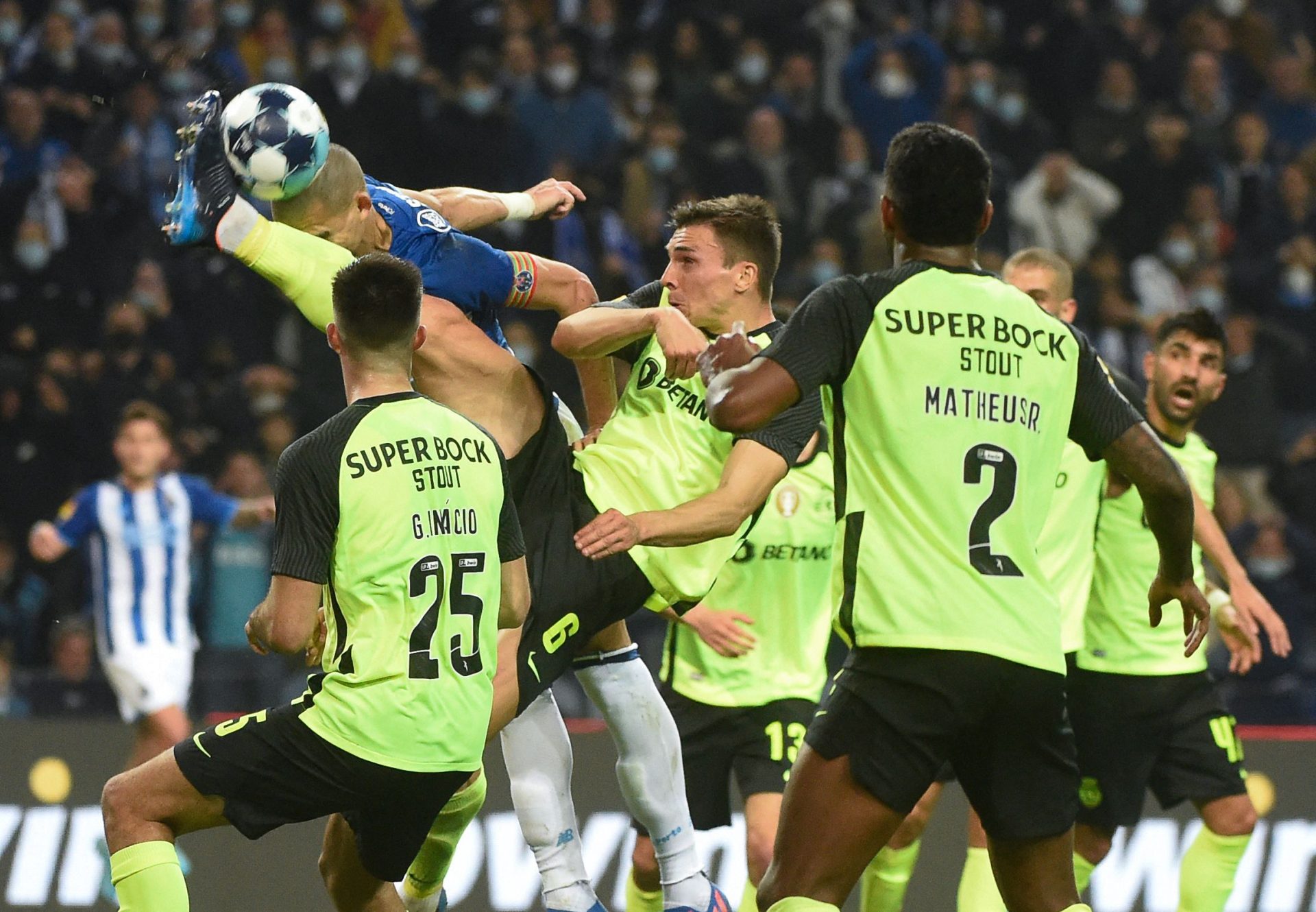 Palhinha, Coates e Marchesín suspensos após conflitos no Dragão