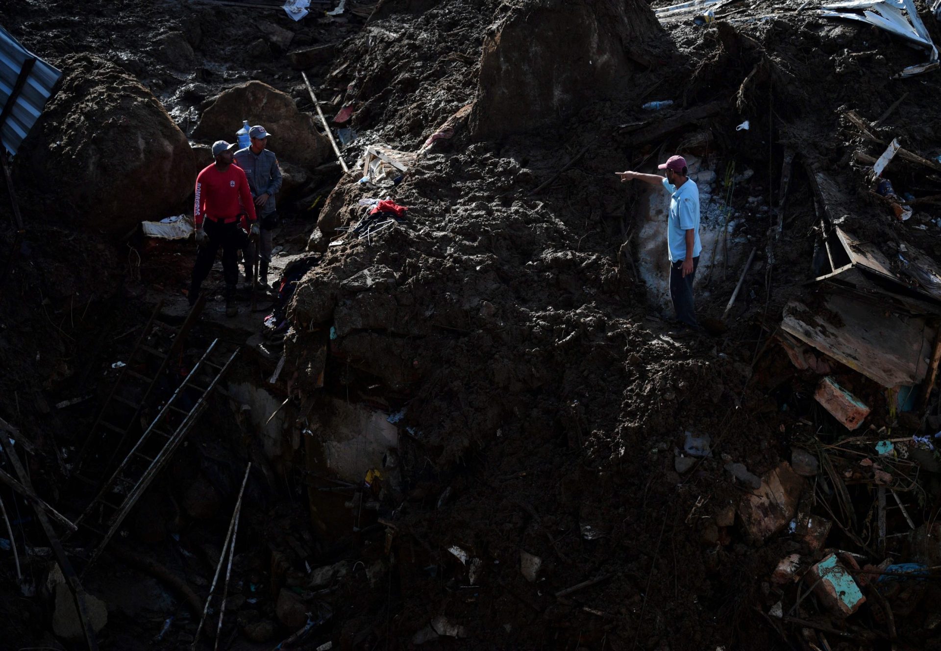 Brasil. 110 mortos e mais de 130 desaparecidos após tempestade em Petrópolis