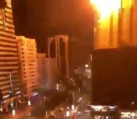 Explosão de gás provoca incêndio no topo de um prédio em Abu Dhabi. Não há feridos a registar