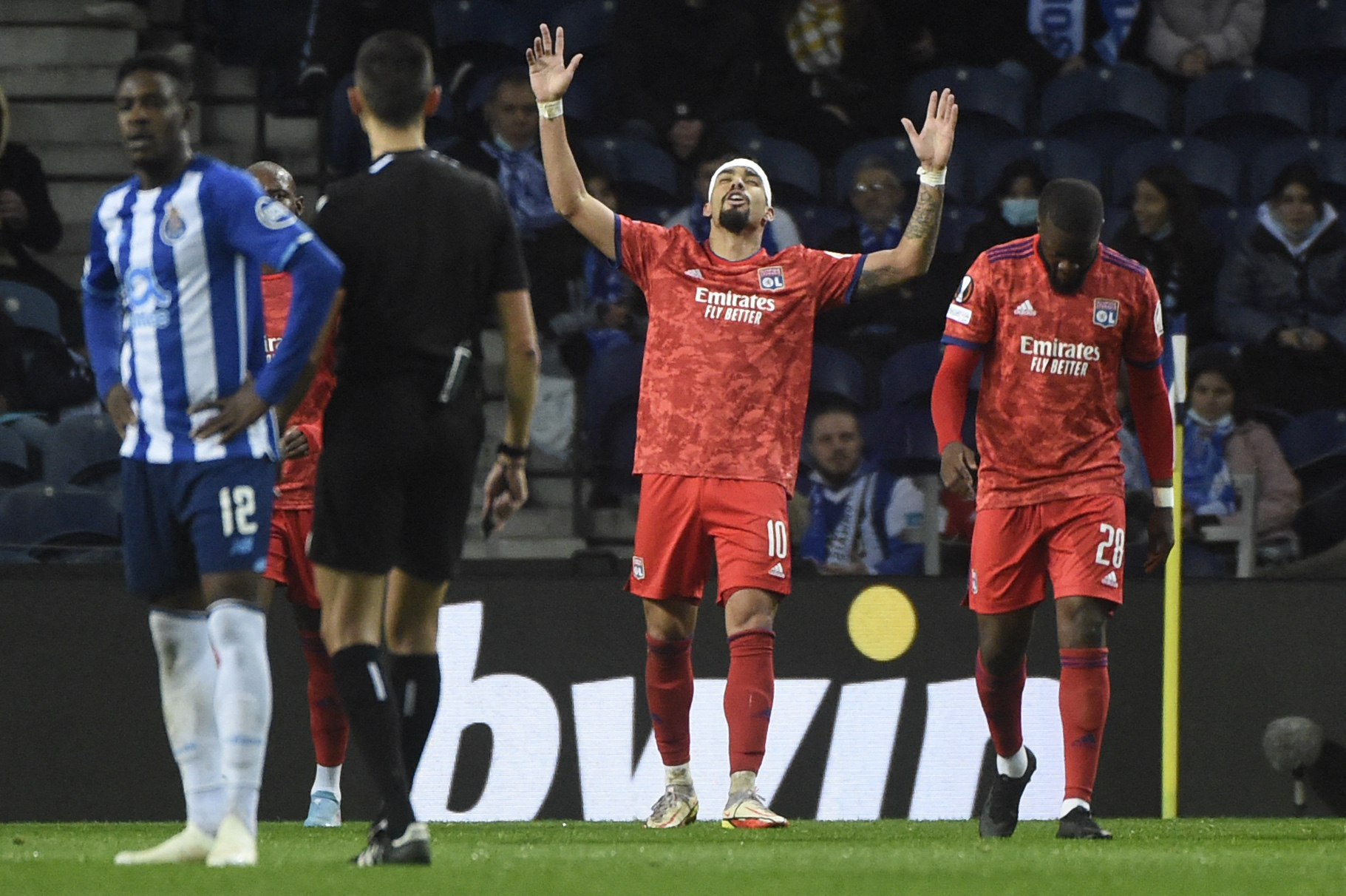 Liga Europa. O Leão francês apagou a chama morna do Dragão