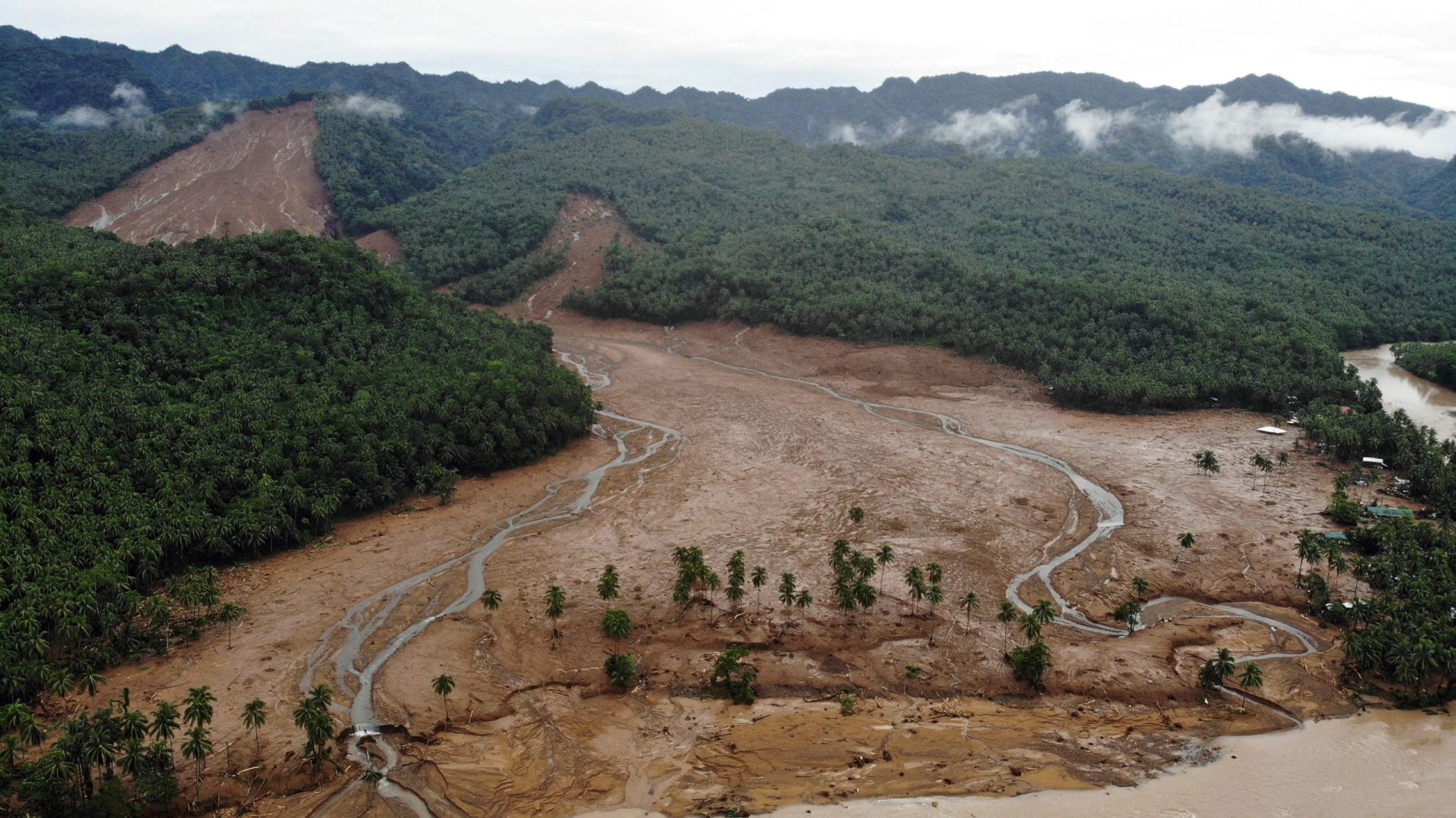 Filipinas.Tempestade Megi faz mais de 130 mortos