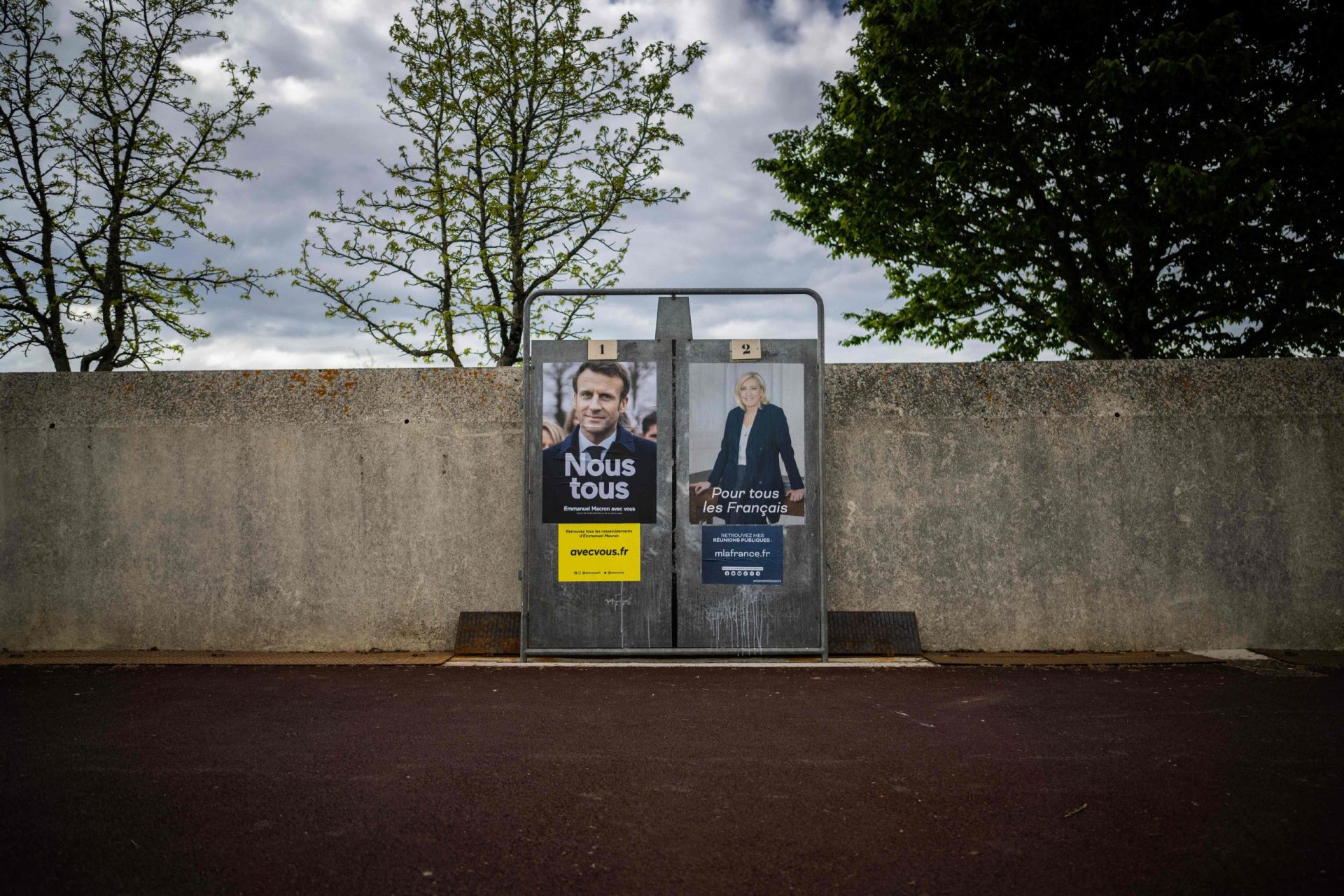 Eleições francesas. País elege o menos impopular