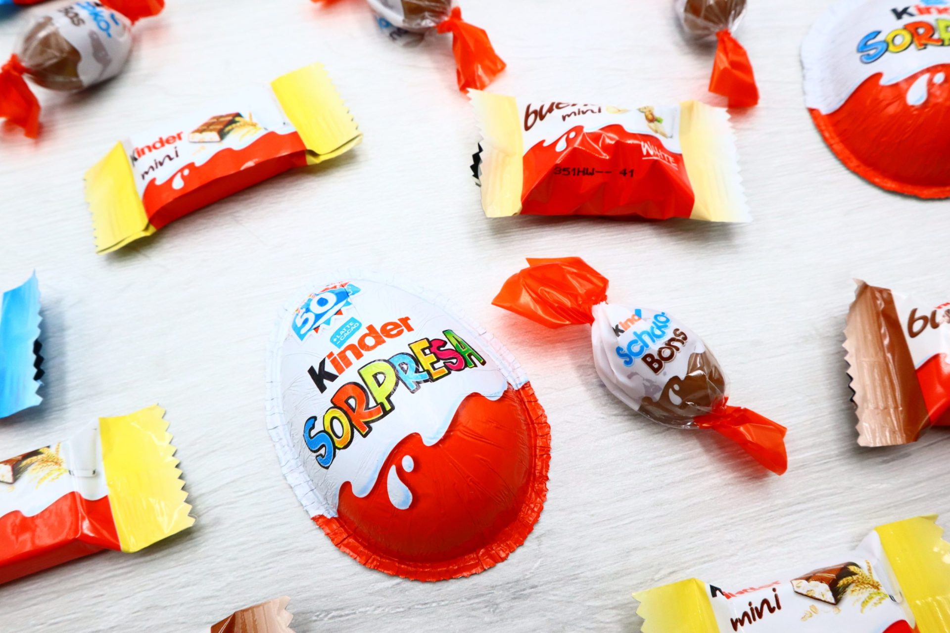 Primeiro no Reino Unido, agora em França. Retirados vários chocolates da Kinder do mercado por casos de salmonela