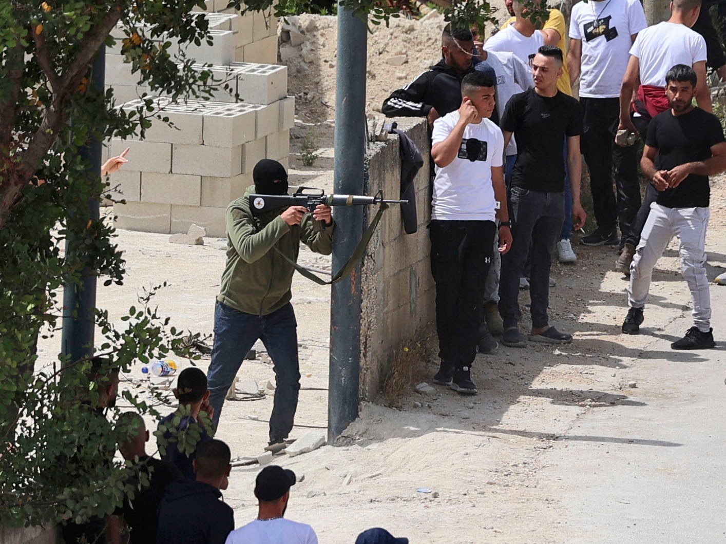 Cisjordânia. Pelo menos 13 palestinianos feridos em confrontos com Israel