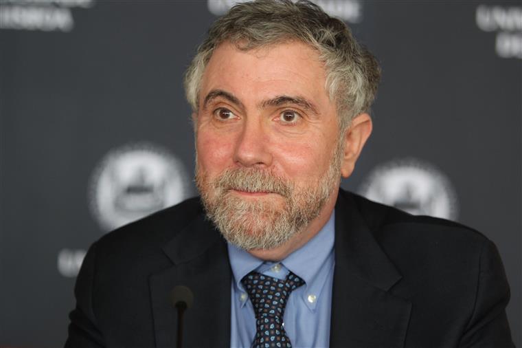 Nobel da Economia Paul Krugman foi de Sagres a Évora de bicicleta e não podia estar mais orgulhoso