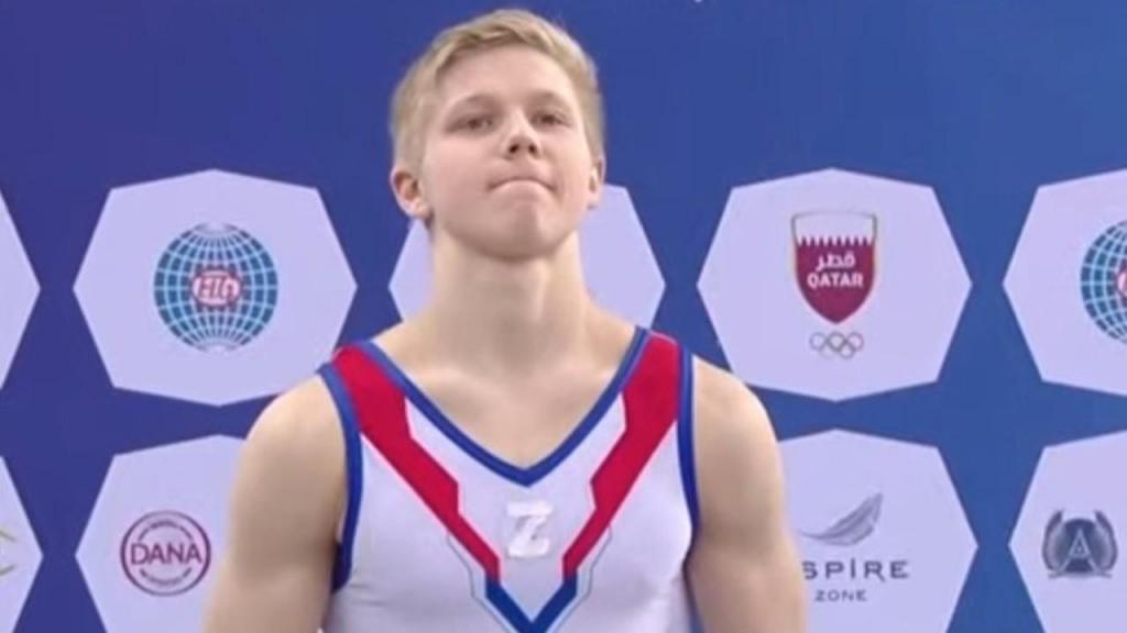 Federação suspende por um ano atleta russo depois de usar símbolo de guerra no pódio