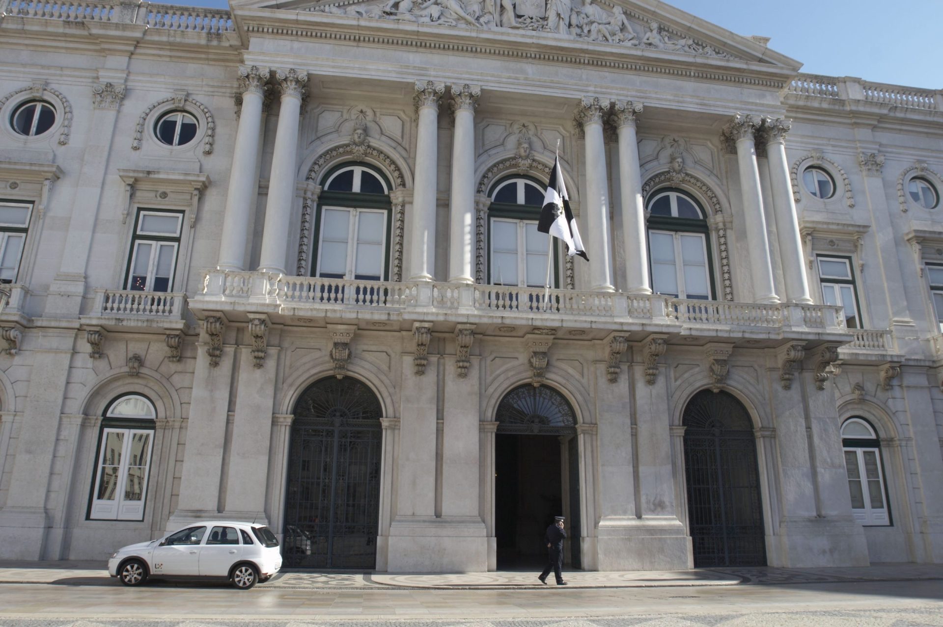 Prisão preventiva para fiscais de obras da Câmara Municipal de Lisboa acusados de corrupção