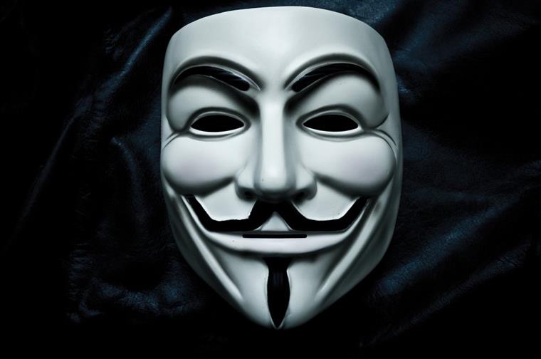 Guerra. Anonymous anuncia ataque informático a governo da Bielorússia