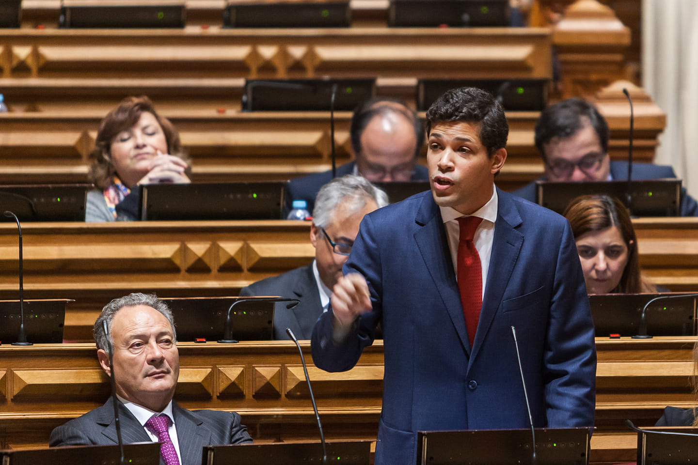 Deputado do PSD questiona Costa sobre o acolhimento de refugiados ucranianos