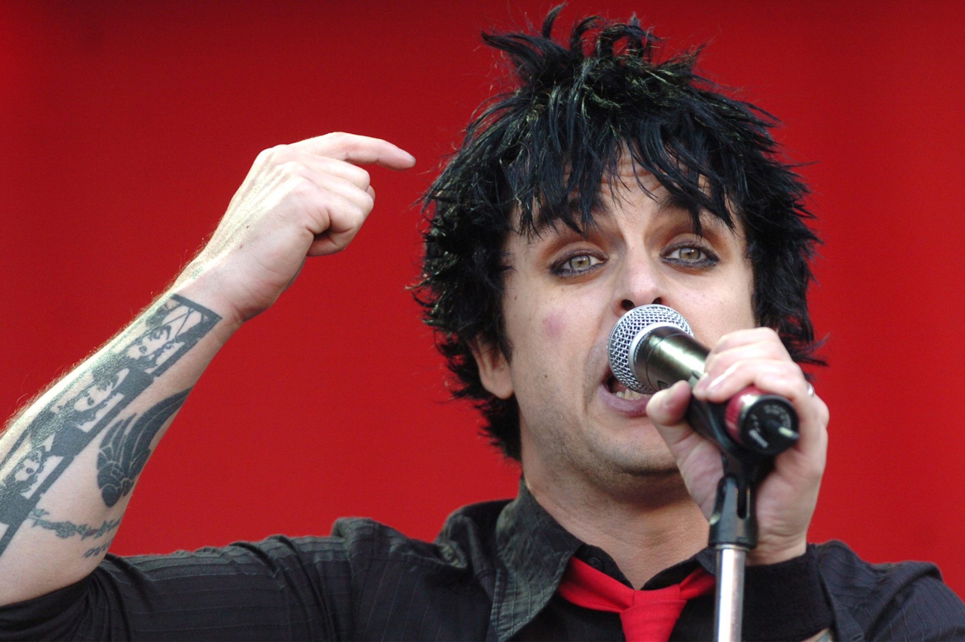 Vocalista dos Green Day diz renunciar à cidadania norte-americana após decisão sobre aborto