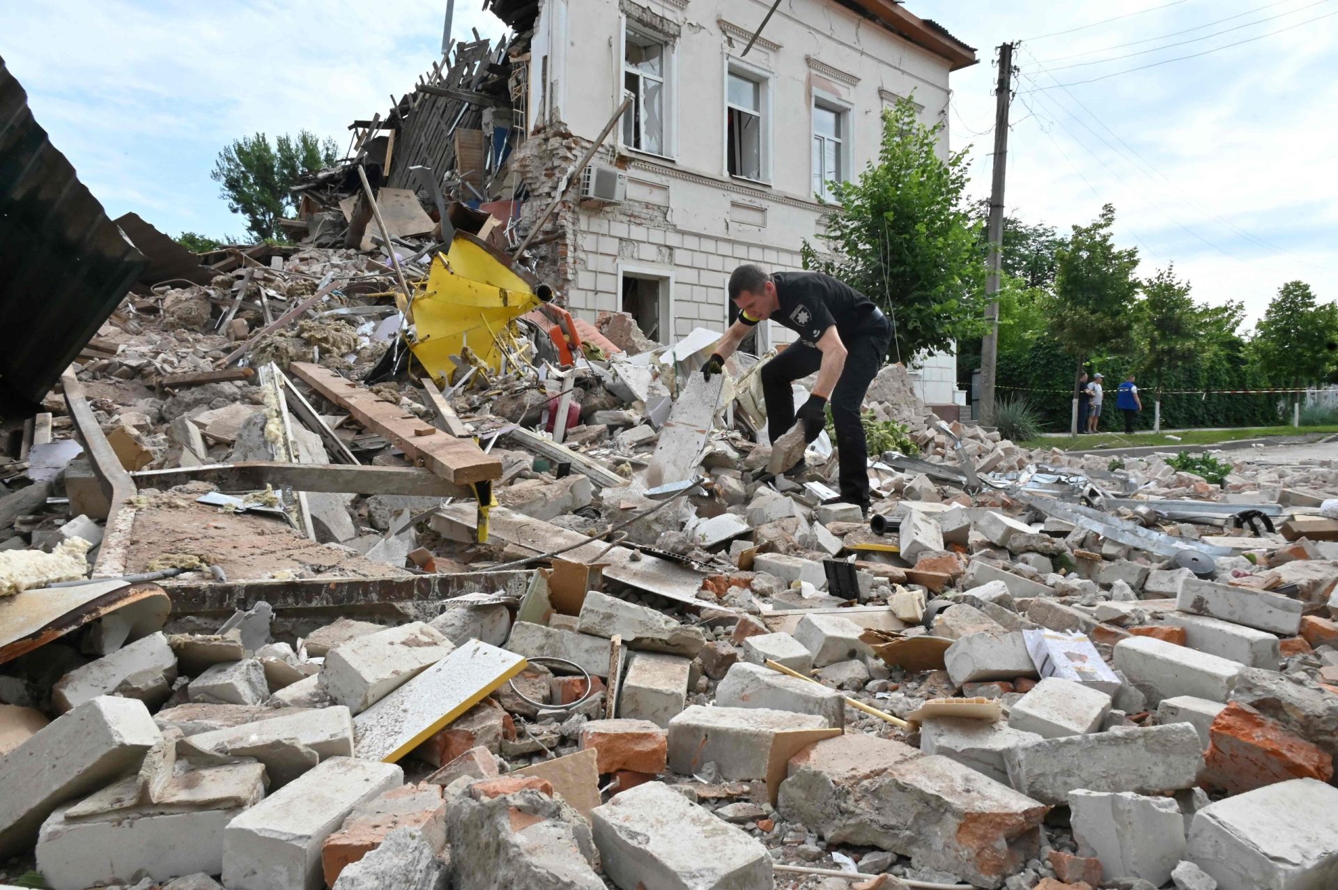 Encontrados mais de 100 cadáveres em escombros na cidade de Mariupol