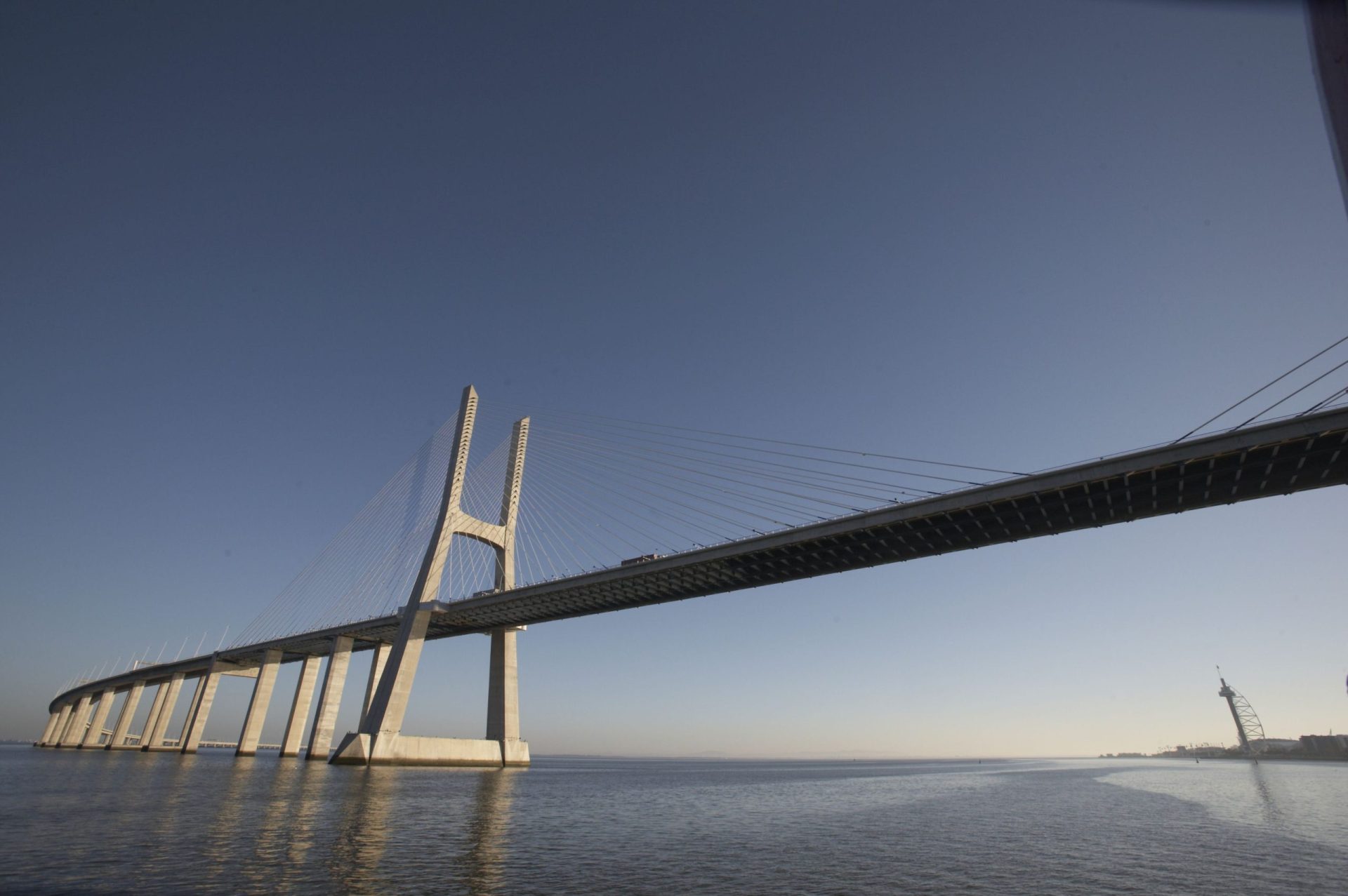 Trânsito na Ponte Vasco da Gama cortado na noite de terça para quarta-feira