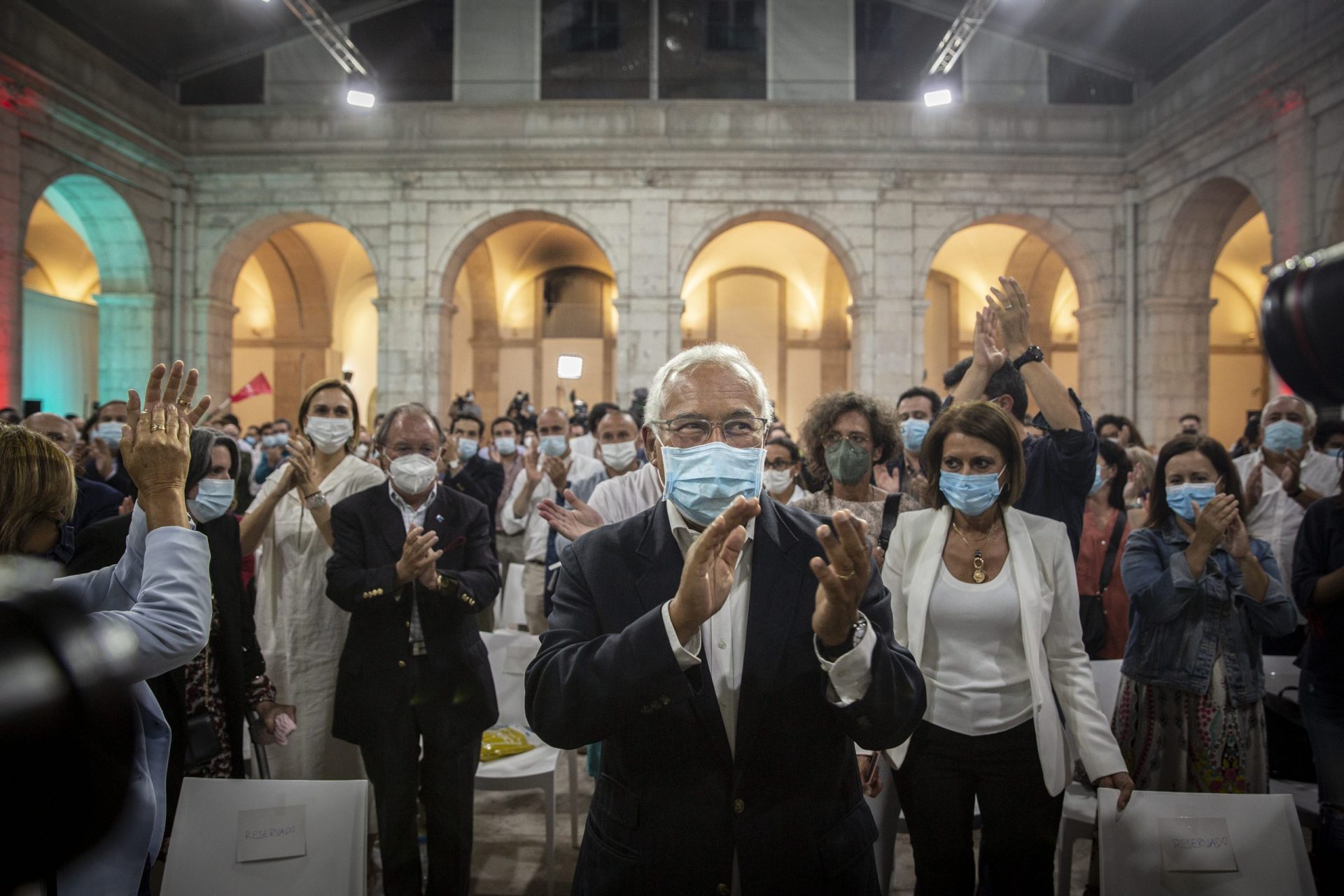 Governo aprova megaplano para 300 escolas