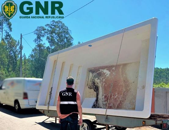 GNR recupera piscina roubada em Gaia e transportada para casa em obras na Feira