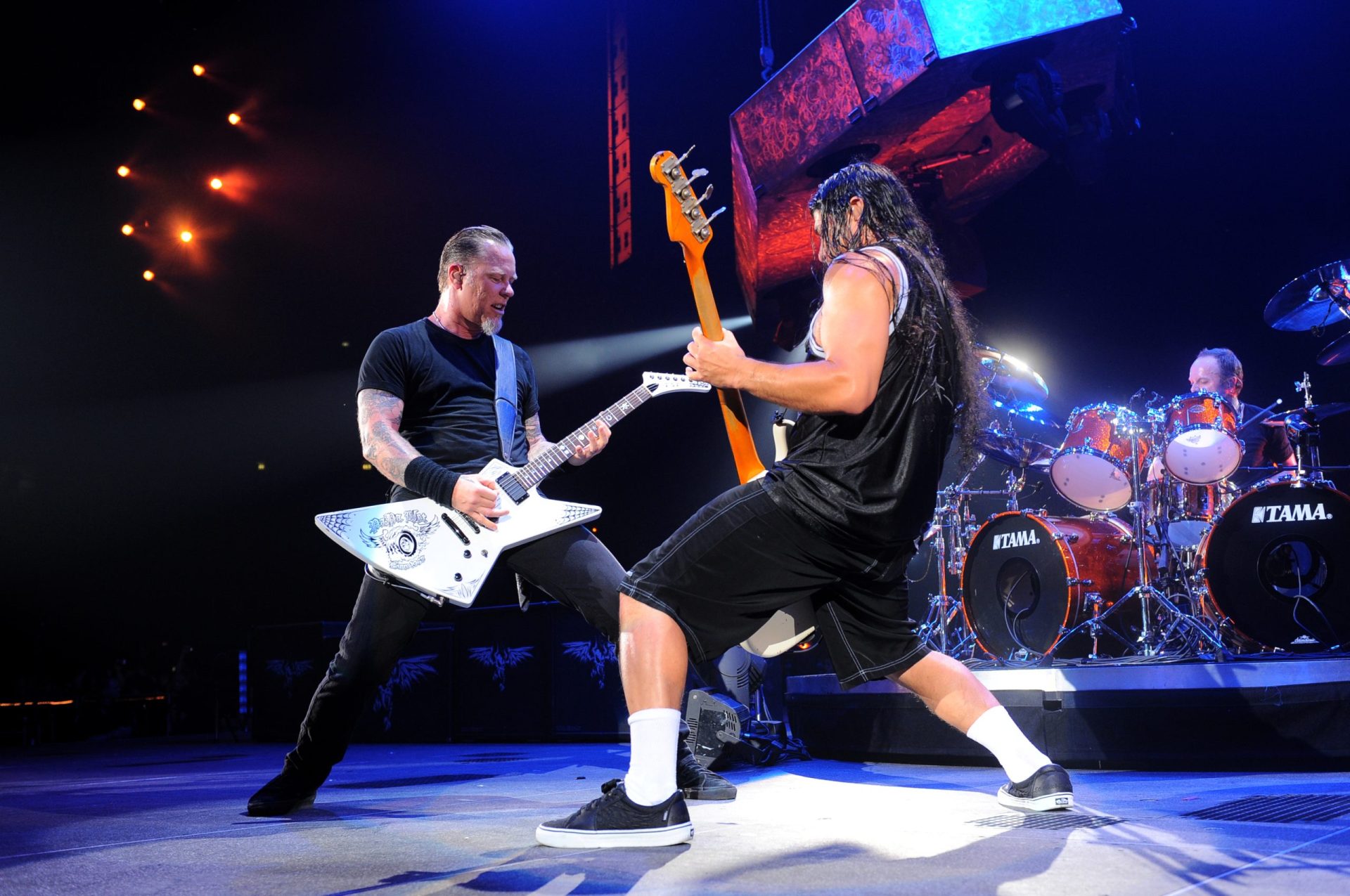 Metallica estão a ser ‘cancelados’ pelo TikTok: “Há uma fotografia de James Hetfield e Lars Ulrich a fazer a saudação nazi”