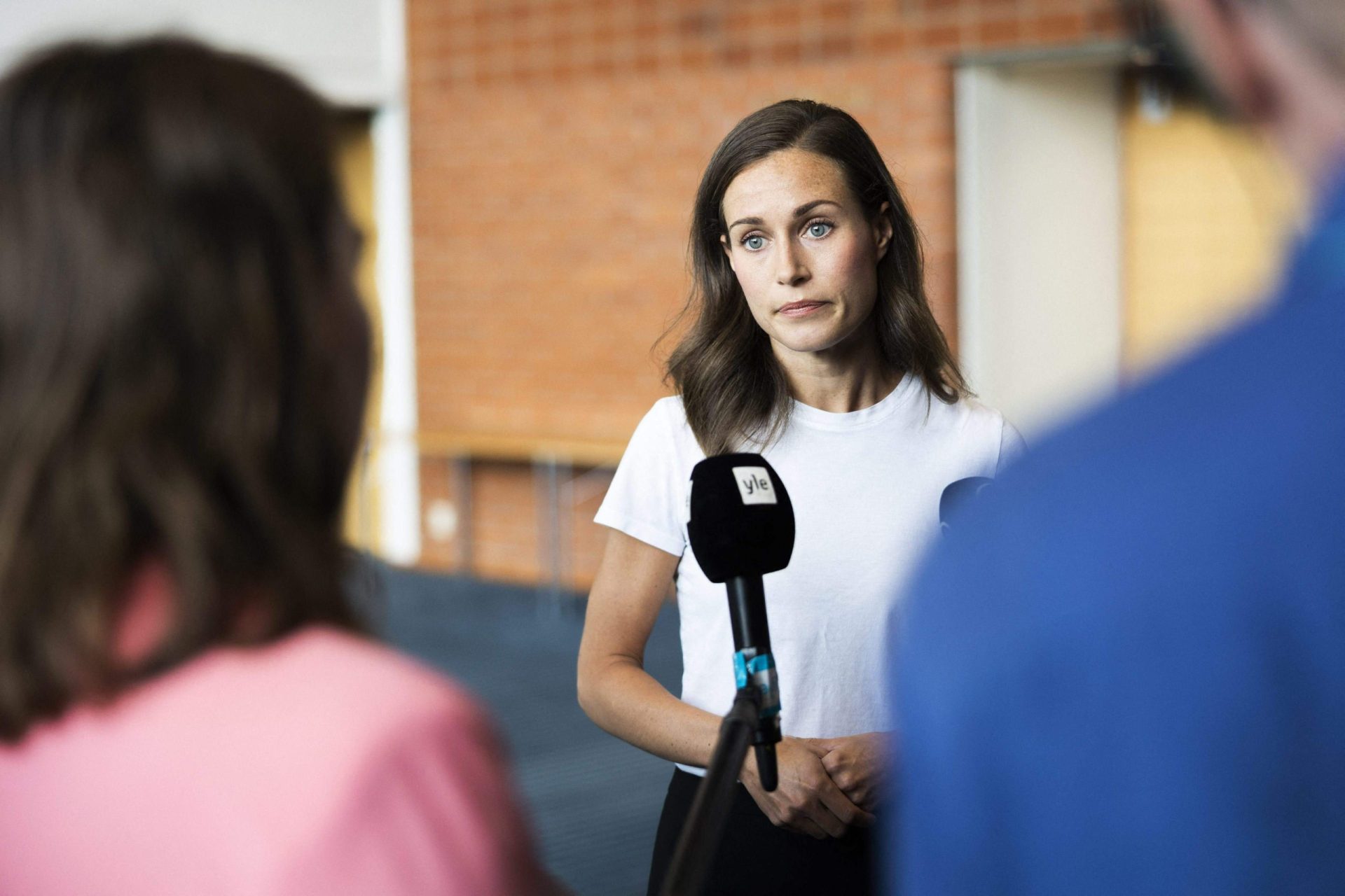 União faz a força. Mulheres filmam-se a festejar em onda de apoio a Sanna Marin